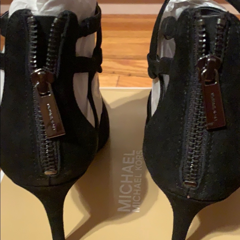 Michael Kors suede pump - Picture 6 of 7